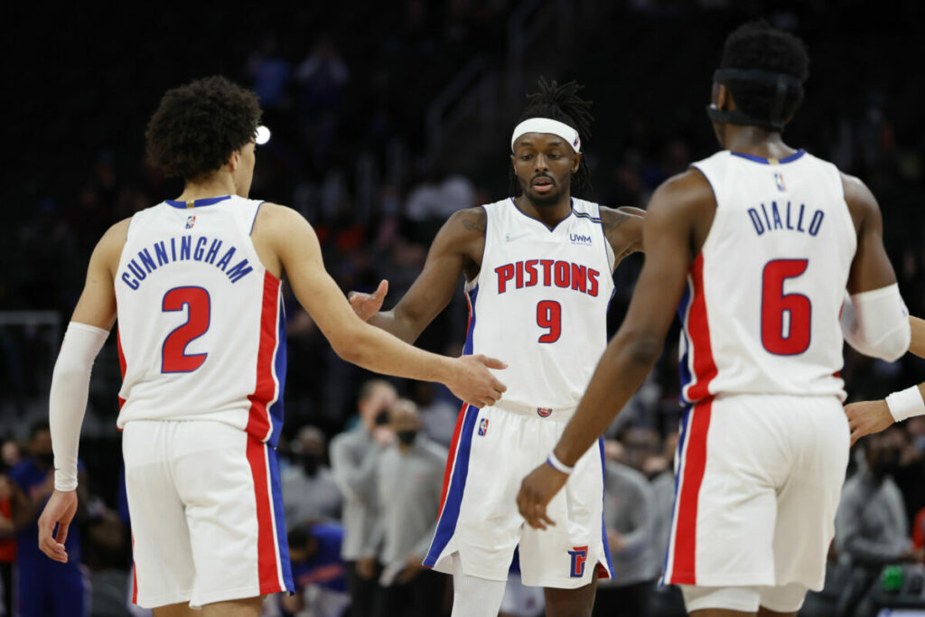 who owns the pistons